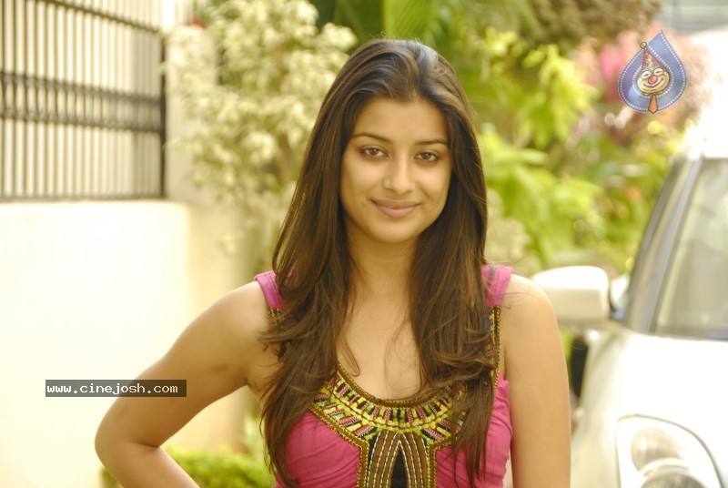 Madhurima Latest Stills - 44 / 75 photos