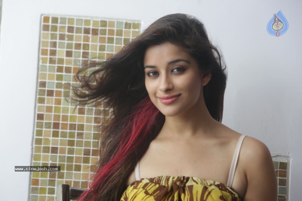 Madhurima Latest Stills - 58 / 84 photos