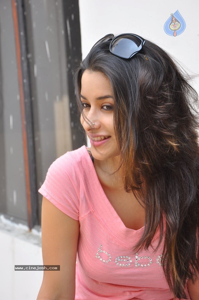 Madhurima Latest Stills - 77 / 80 photos