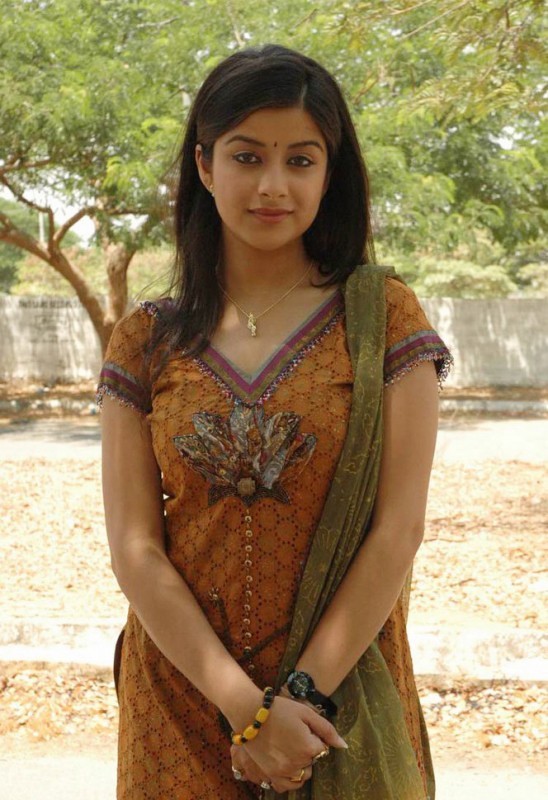 Madhurima New Gallery - 23 / 34 photos