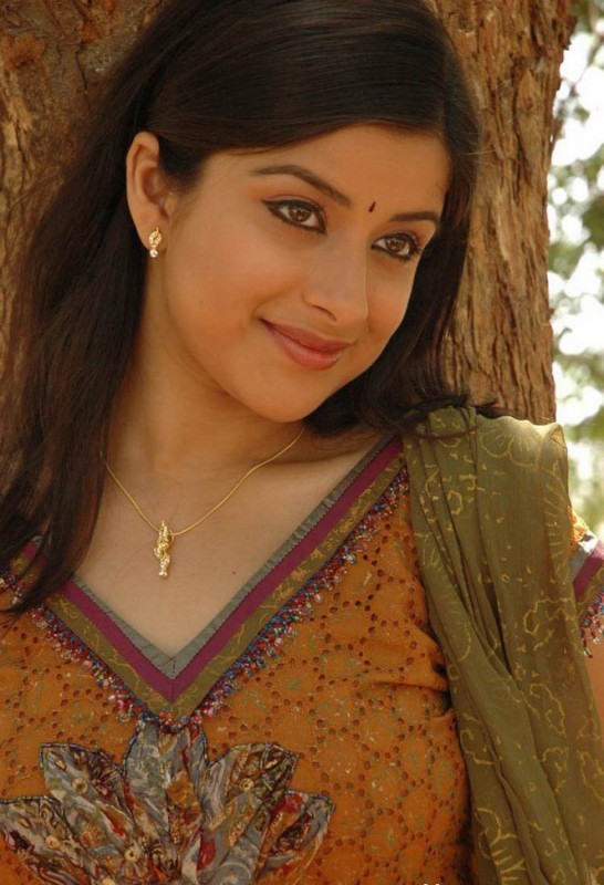 Madhurima New Gallery - 32 / 34 photos