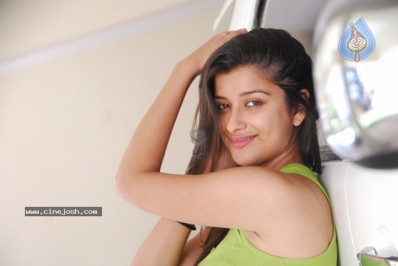 Madhurima New Stills - 23 / 170 photos