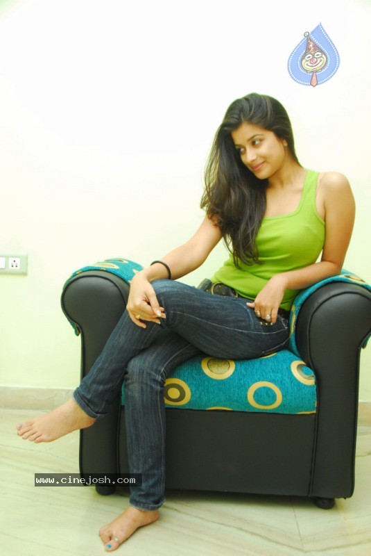 Madhurima New Stills - 46 / 170 photos