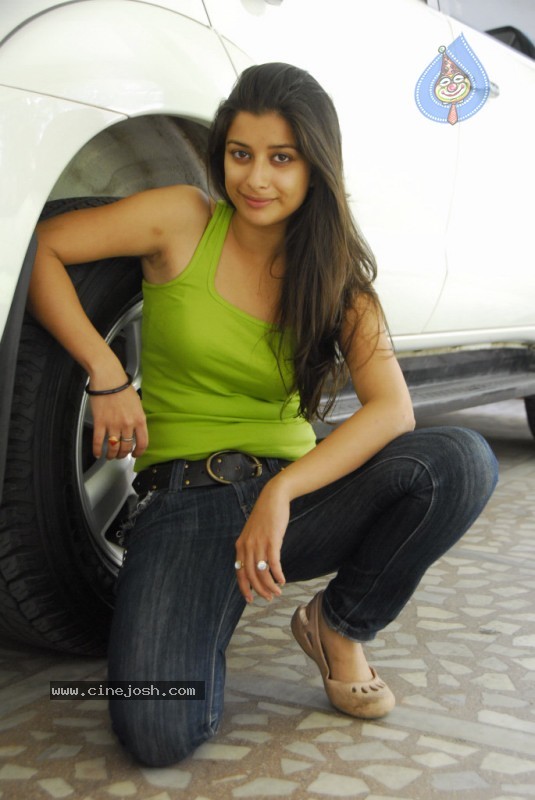 Madhurima New Stills - 58 / 170 photos