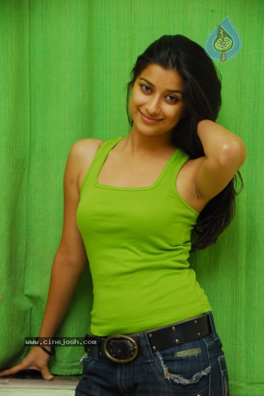 Madhurima New Stills - 99 / 170 photos