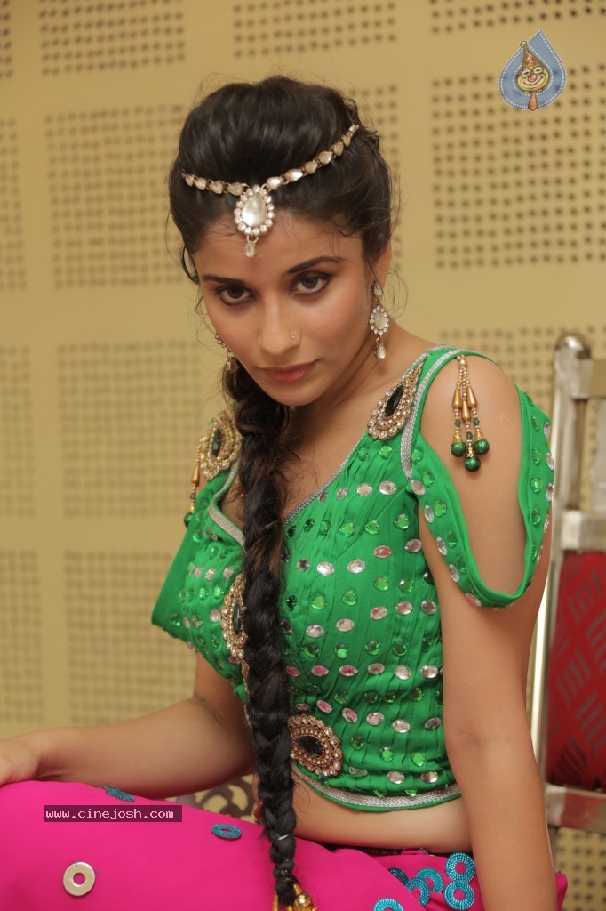 Madhurima New Stills - 2 / 68 photos