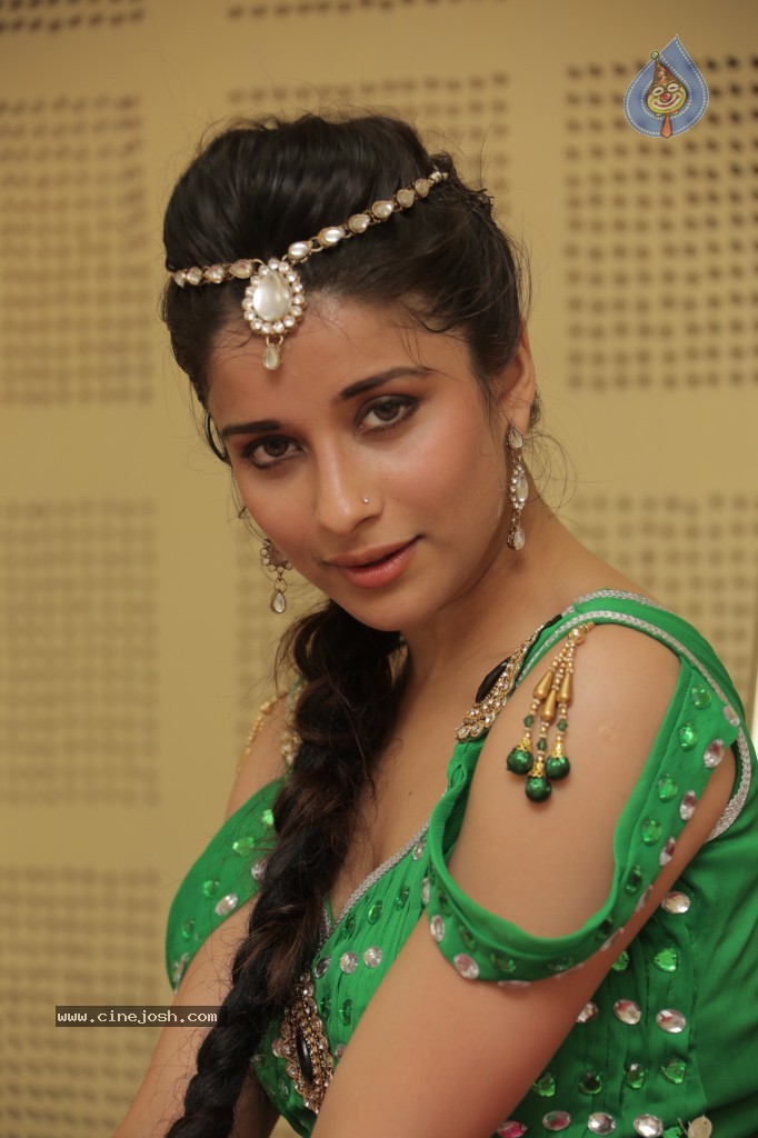 Madhurima New Stills - 49 / 68 photos