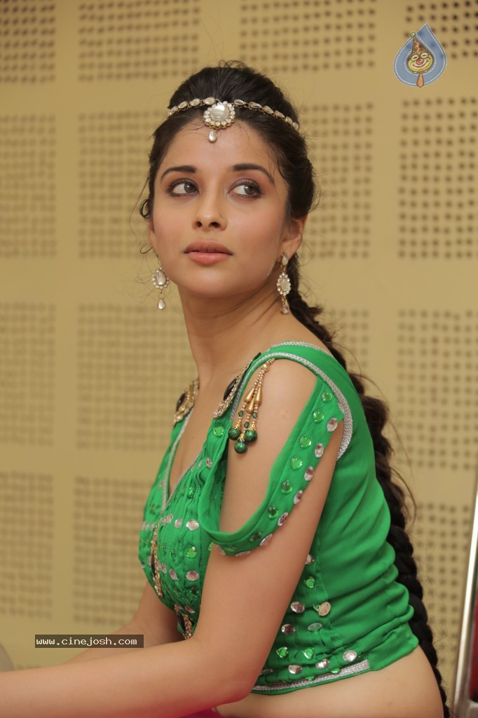 Madhurima New Stills - 56 / 68 photos