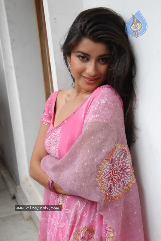 Madhurima Photo Gallery - 45 / 73 photos