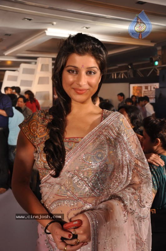 Madhurima Photos - 50 / 74 photos