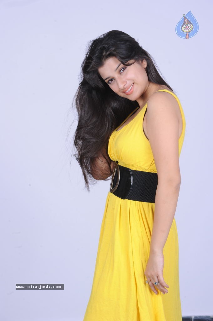 Madhurima Photos - 37 / 102 photos