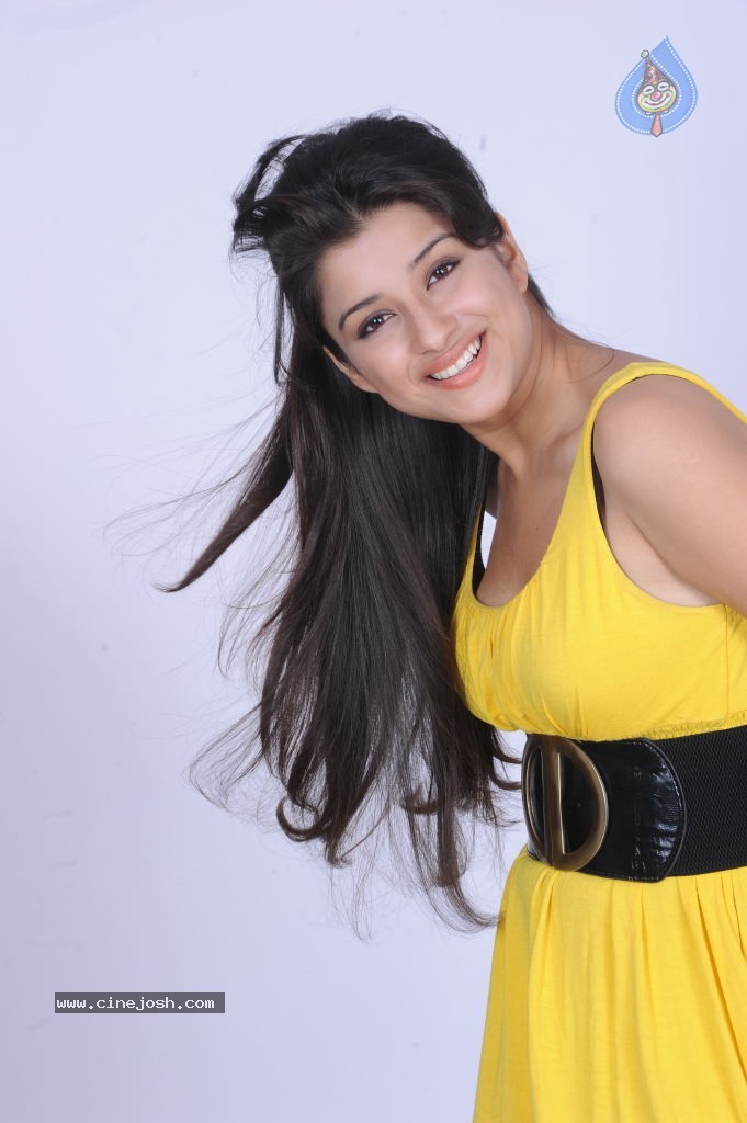 Madhurima Photos - 41 / 102 photos