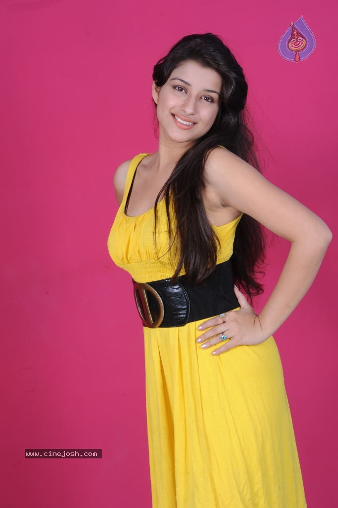 Madhurima Photos - 47 / 102 photos