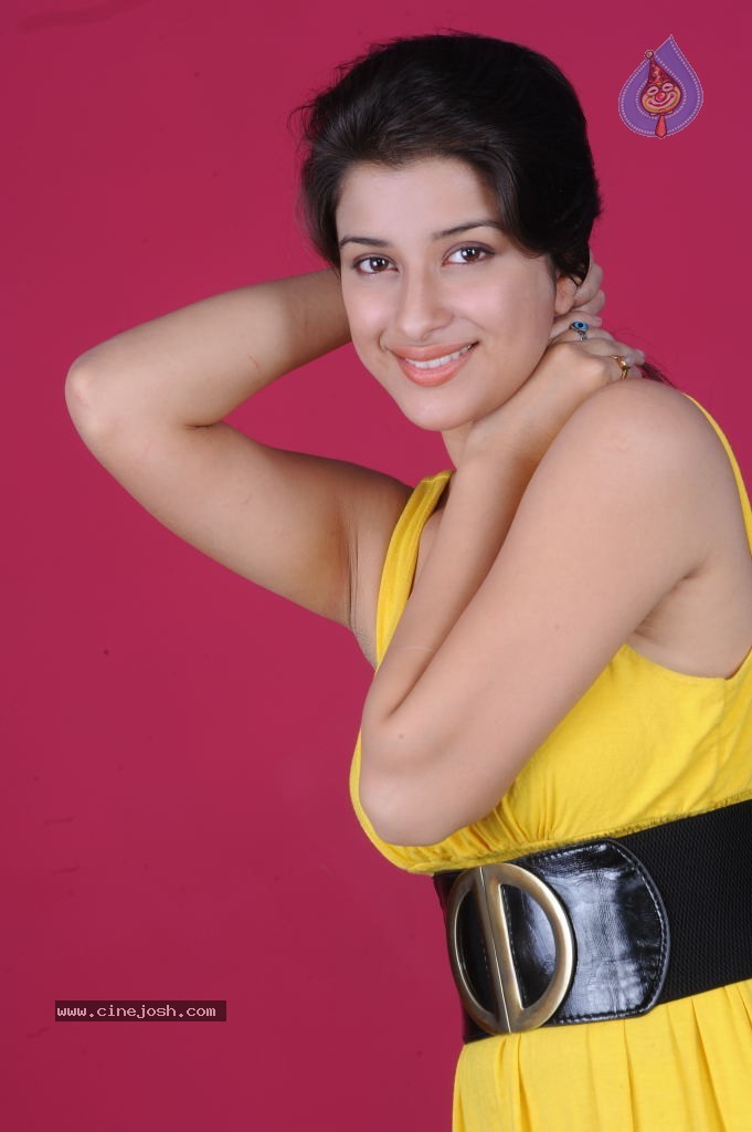 Madhurima Photos - 61 / 102 photos