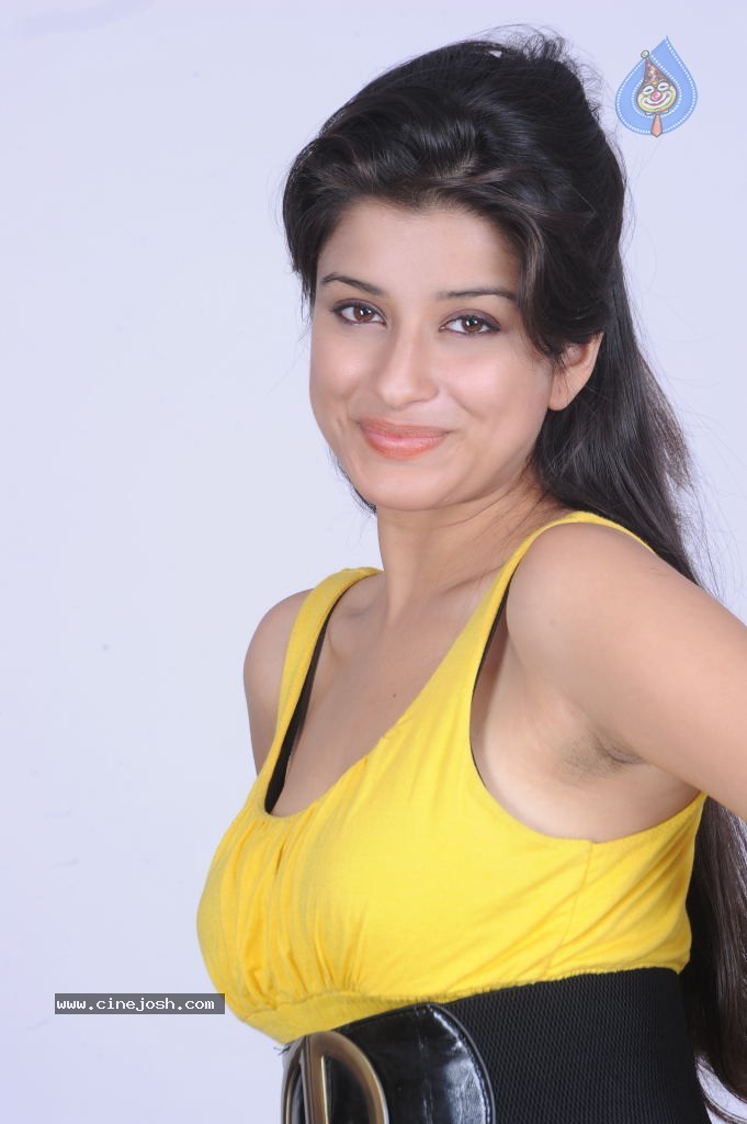 Madhurima Photos - 77 / 102 photos