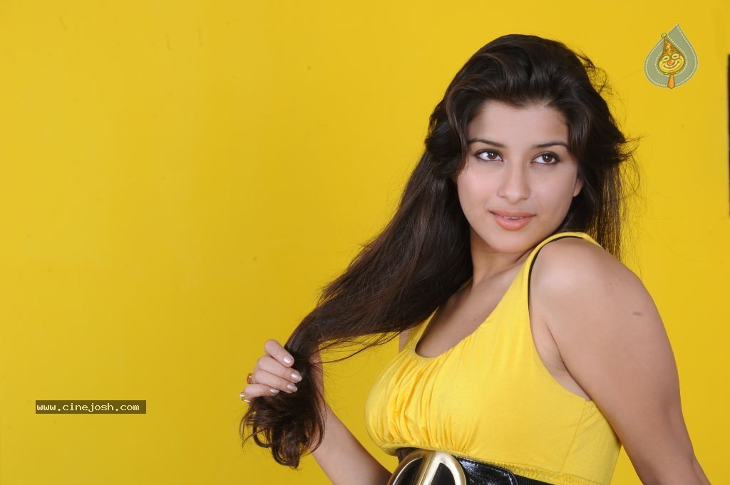 Madhurima Photos - 88 / 102 photos