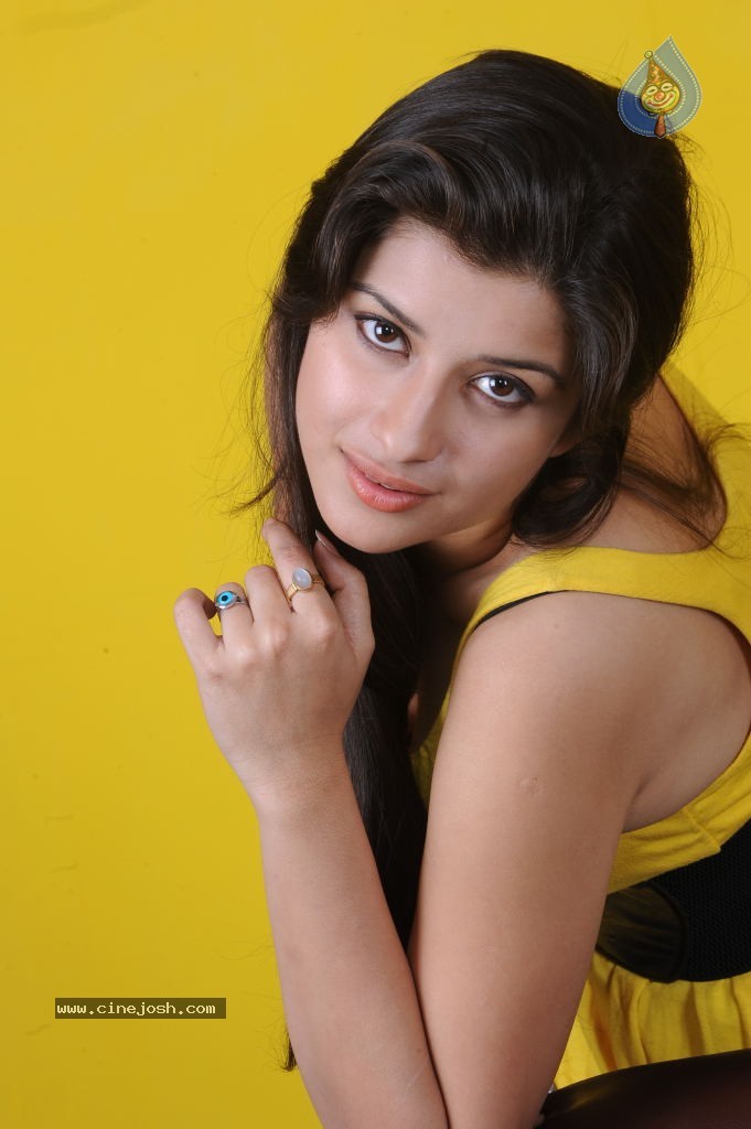 Madhurima Photos - 99 / 102 photos