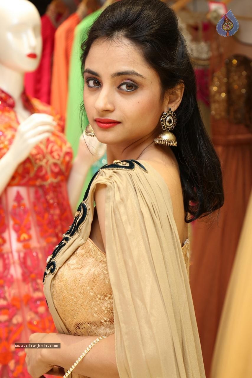 Madirakshi New Photos - 15 / 42 photos