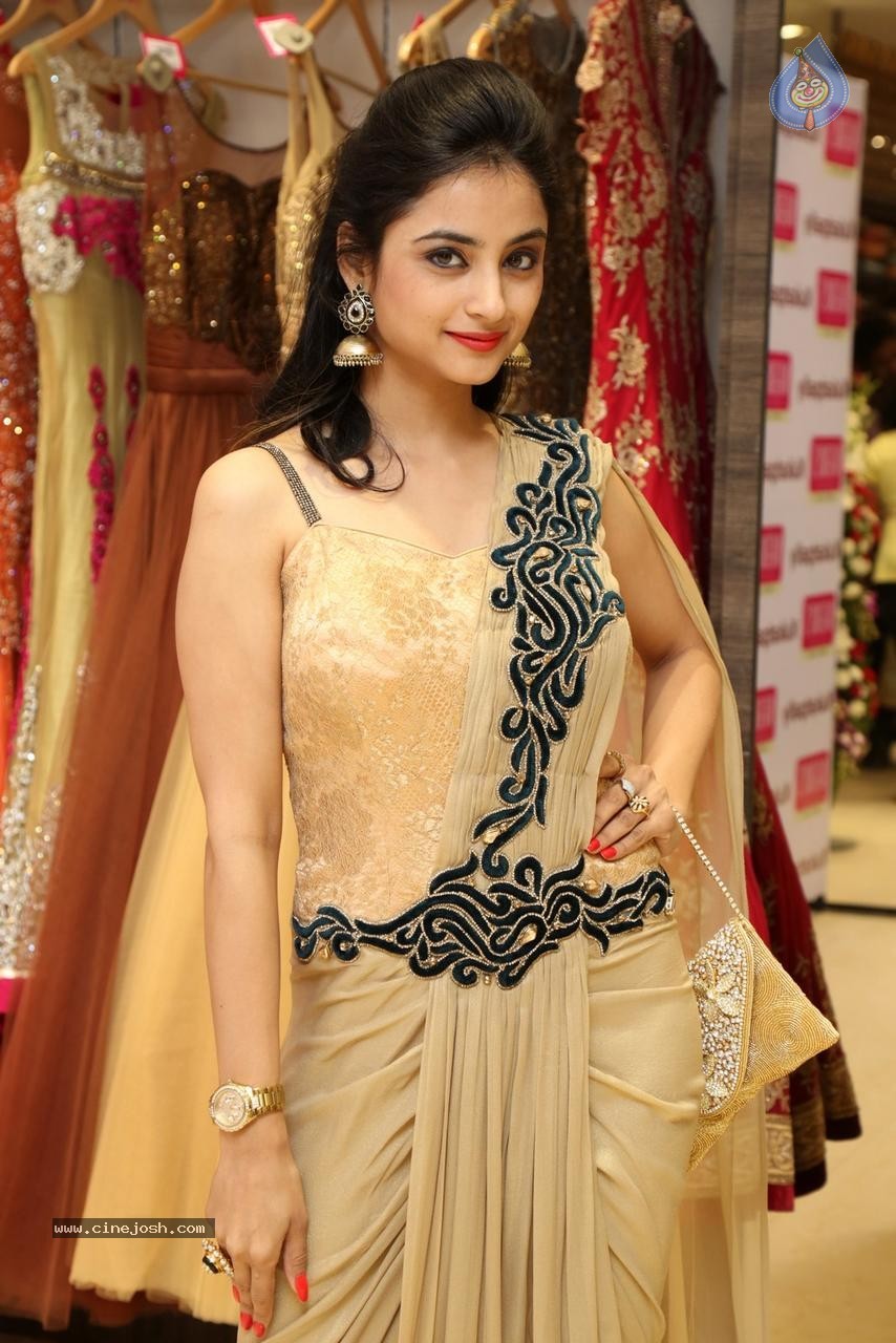 Madirakshi New Photos - 20 / 42 photos