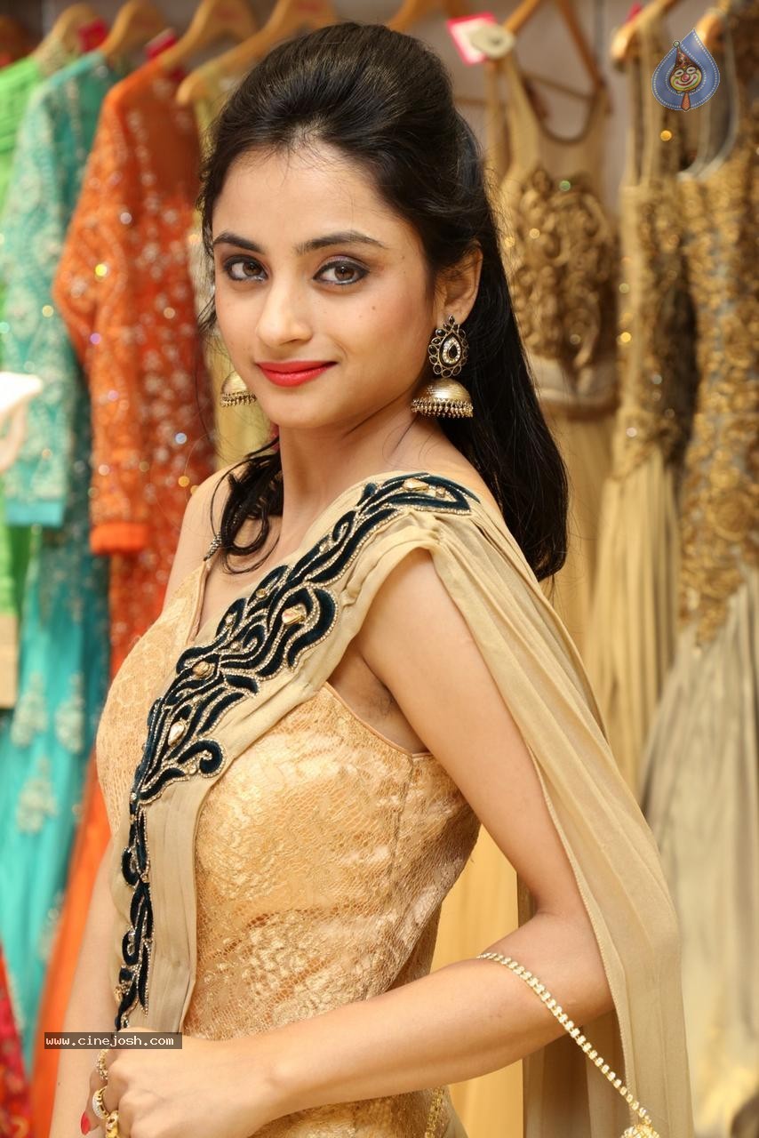 Madirakshi New Photos - 32 / 42 photos