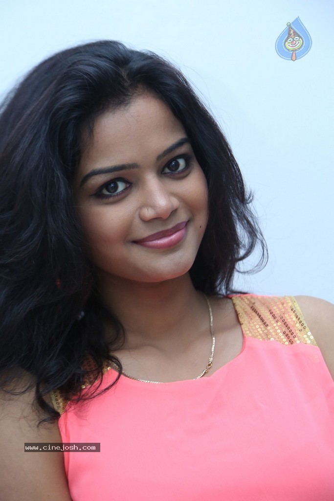 Maheswari New Photos - 36 / 73 photos