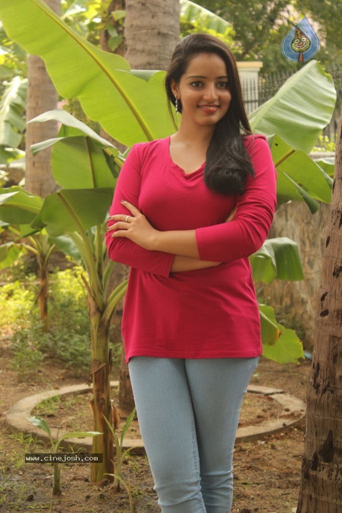 Malavika Menon Stills - 21 / 33 photos