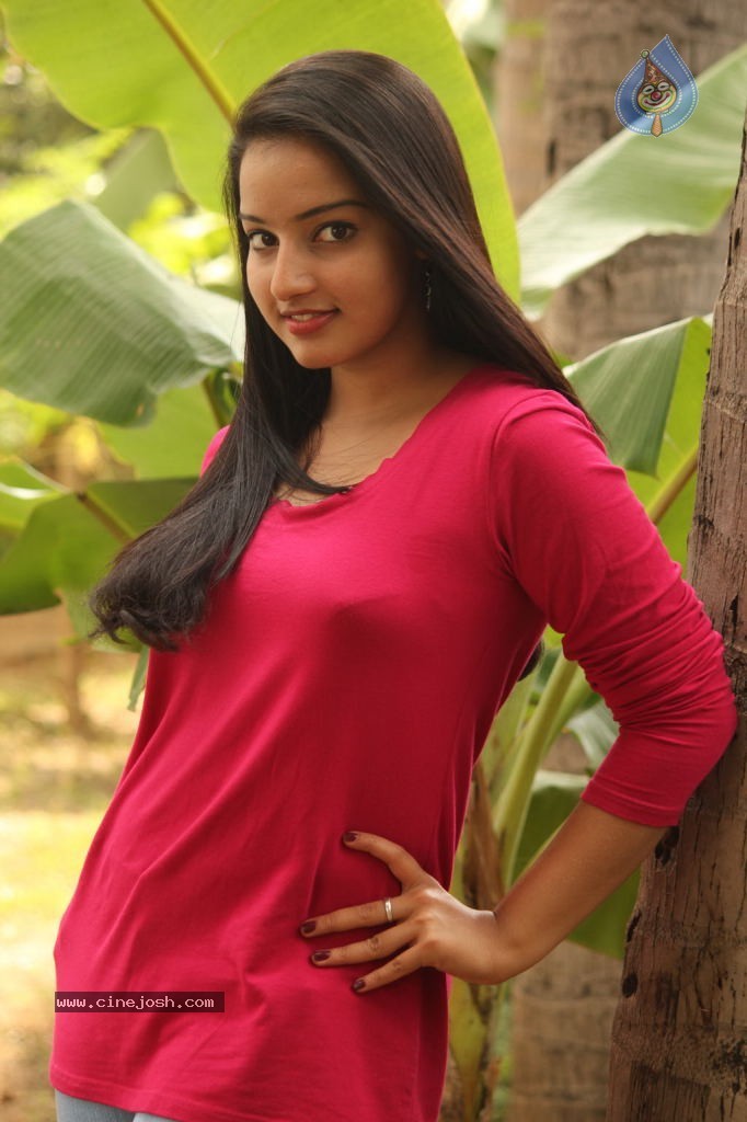 Malavika Menon Stills - 24 / 33 photos