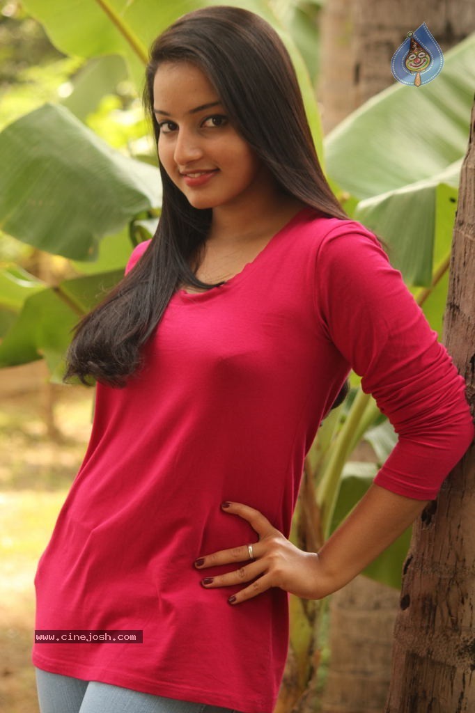 Malavika Menon Stills - 31 / 33 photos