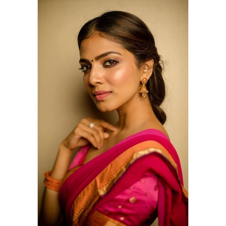 Malavika Mohanan Photos - 12 / 12 photos