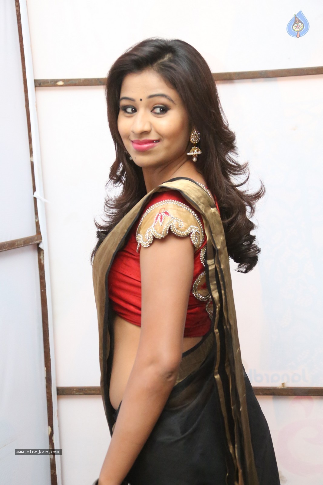 Manali Rathod Pics - 22 / 44 photos