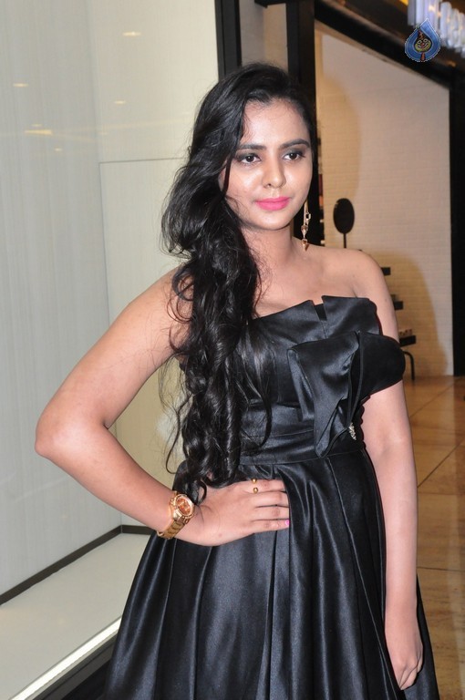 Manasa Himavarsha Pics - 13 / 27 photos