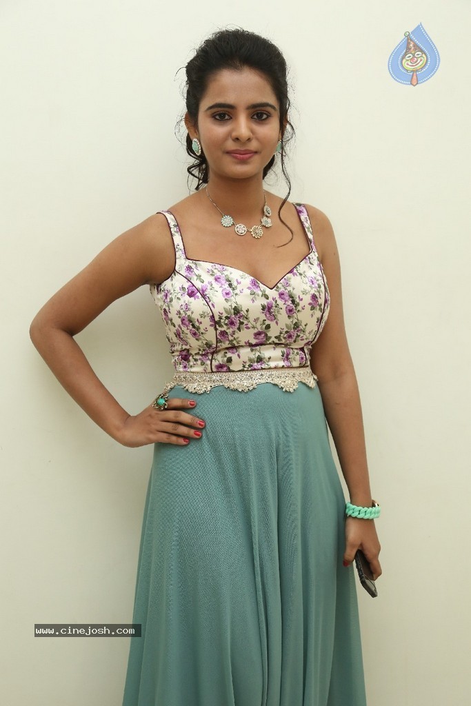 Manasa New Pics - 16 / 70 photos