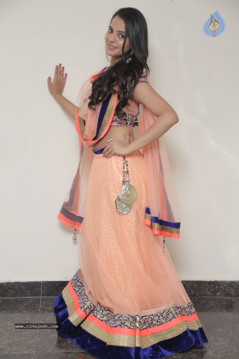 Manasa New Stills - 64 / 77 photos