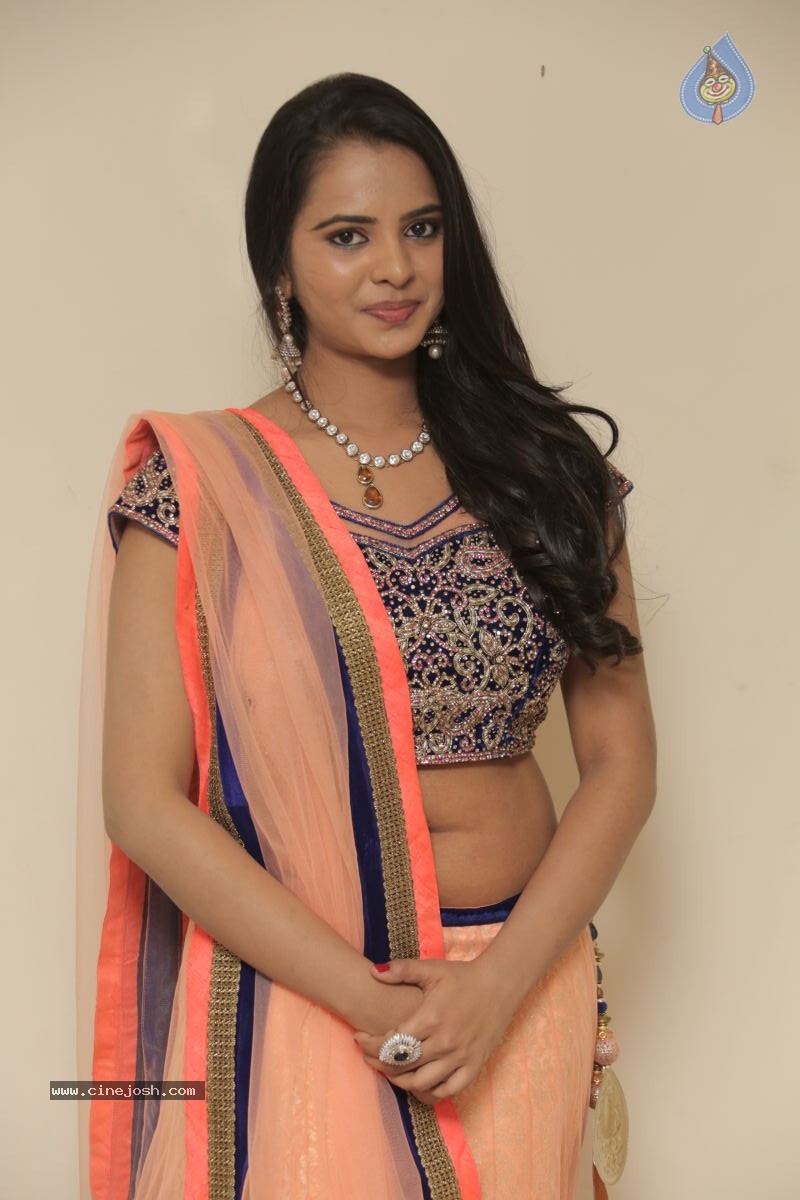 Manasa New Stills - 66 / 77 photos