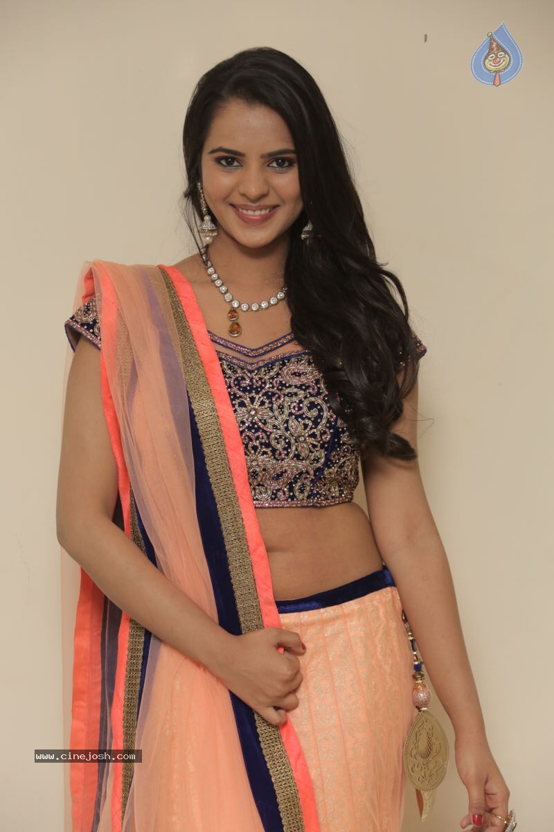 Manasa New Stills - 70 / 77 photos