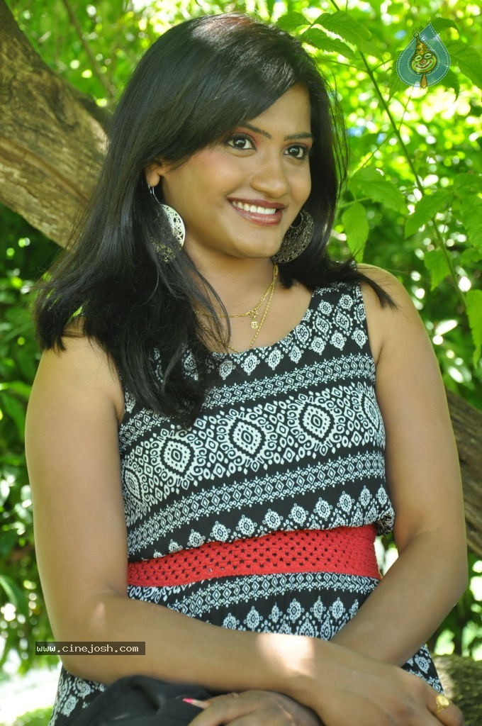 Manaswini Stills - 69 / 94 photos