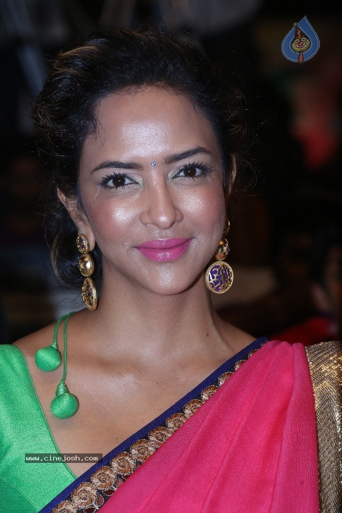 Manchu Lakshmi Pics - 5 / 32 photos