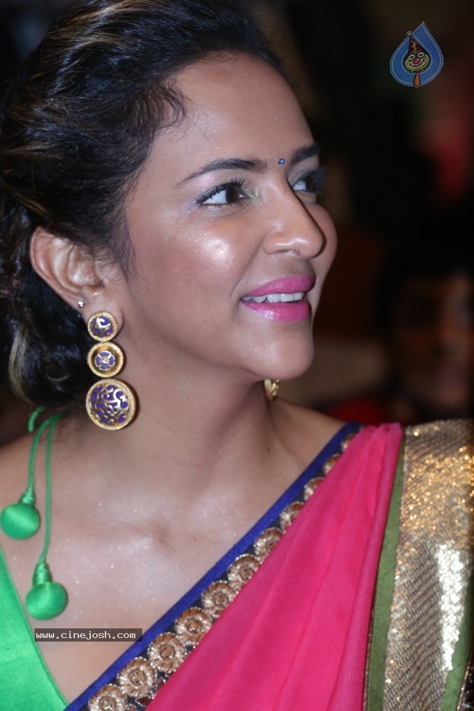 Manchu Lakshmi Pics - 12 / 32 photos