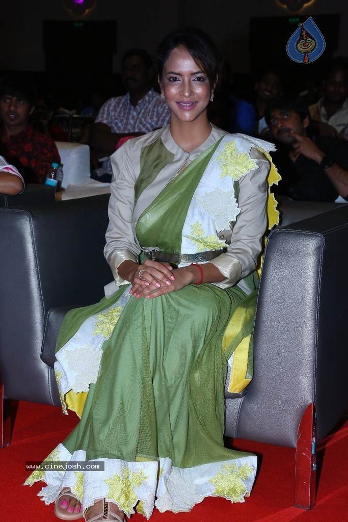 Manchu Lakshmi Stills - 38 / 59 photos