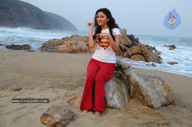 Manjari - Inkosari Movie - 174 / 272 photos