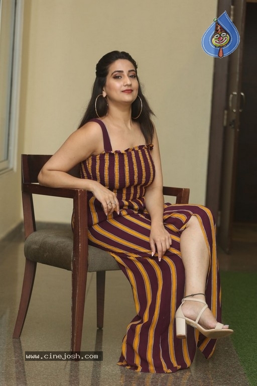 Manjusha Images - 6 / 12 photos