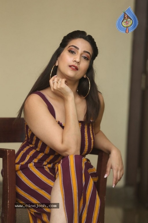 Manjusha Images - 7 / 12 photos