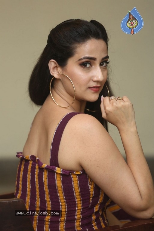 Manjusha Images - 9 / 12 photos