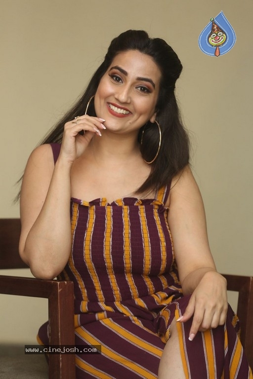 Manjusha Images - 11 / 12 photos