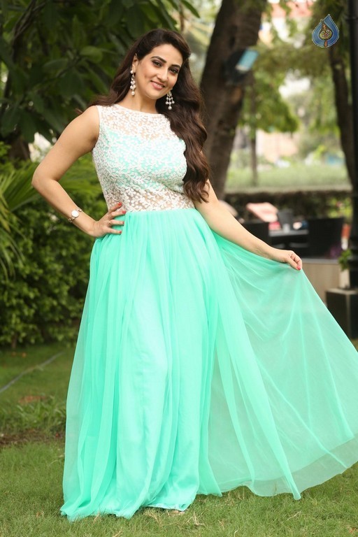 Manjusha Latest Gallery - 29 / 42 photos