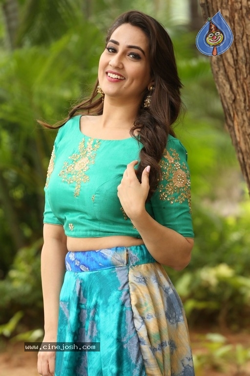 Manjusha Latest Gallery - 18 / 21 photos