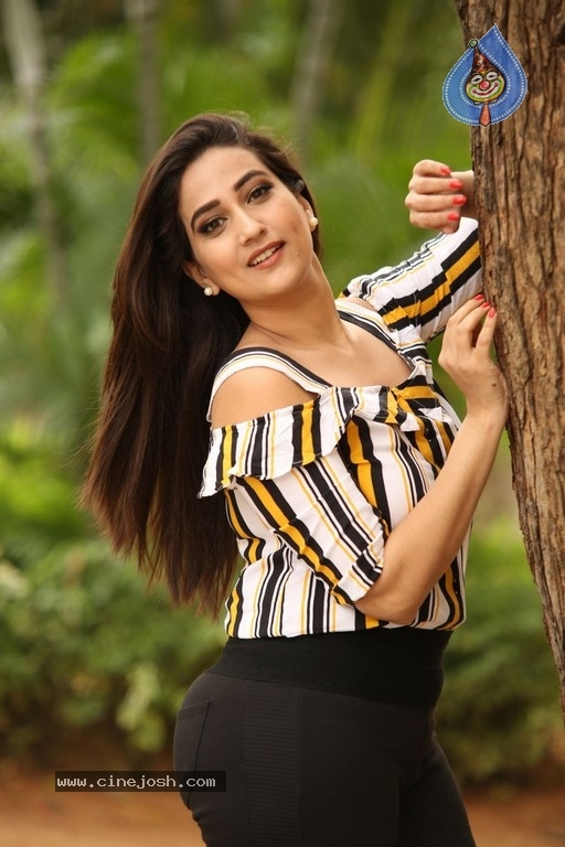 Manjusha Latest Photos - 7 / 42 photos