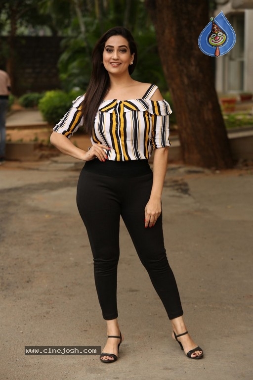 Manjusha Latest Photos - 9 / 42 photos