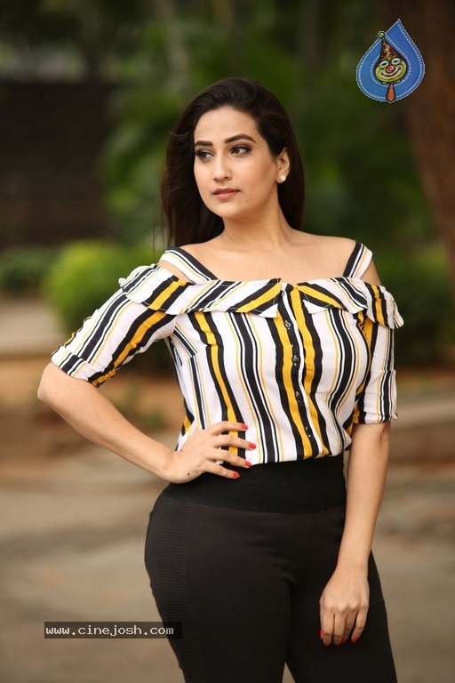 Manjusha Latest Photos - 16 / 42 photos