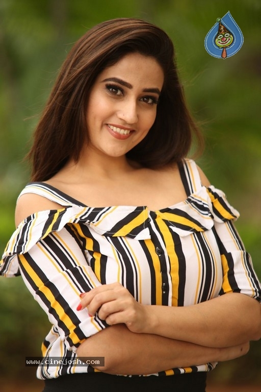 Manjusha Latest Photos - 18 / 42 photos